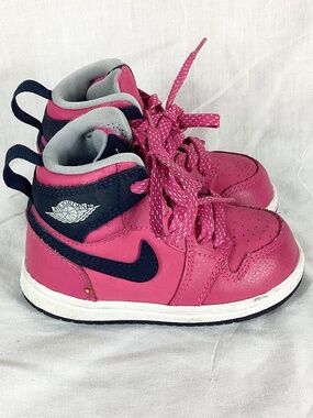 Nike Air Jordan 1 Retro High Toddler Shoes Size 5C Vivid Pink Black 705324-609